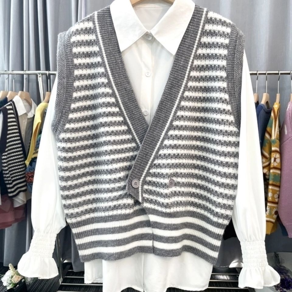 Áo gile len Hàn Quốc croptop Kẻ Sọc Kiểu Cổ V Hàn Quốc Họa Tiết Dễ Thương Ulzzang thời trang Xiaozhainv vn | BigBuy360 - bigbuy360.vn