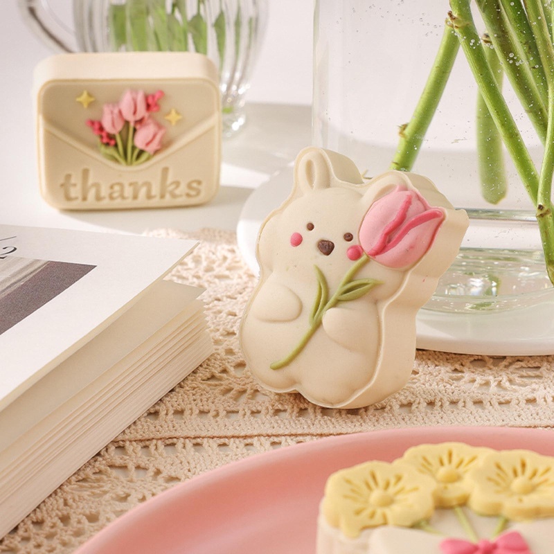 QQ Khuôn Làm Bánh Trung Thu Bằng Nhựa Tiện Dụng