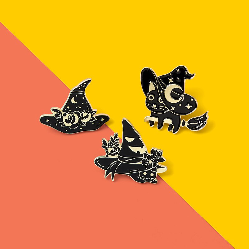 Huy hiệu cài áo hình nón phù thủy màu đen phong cách Gothic
