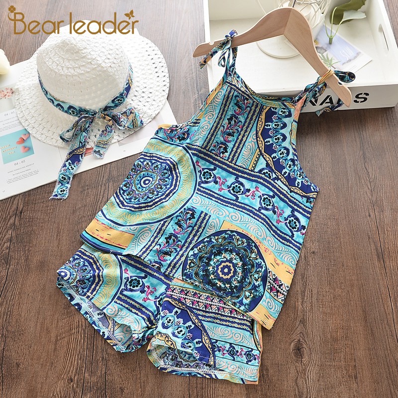 Bộ trang phục 2 món Bear Leader gồm áo hai dây in họa tiết + quần ngắn giản dị dành cho bé gái