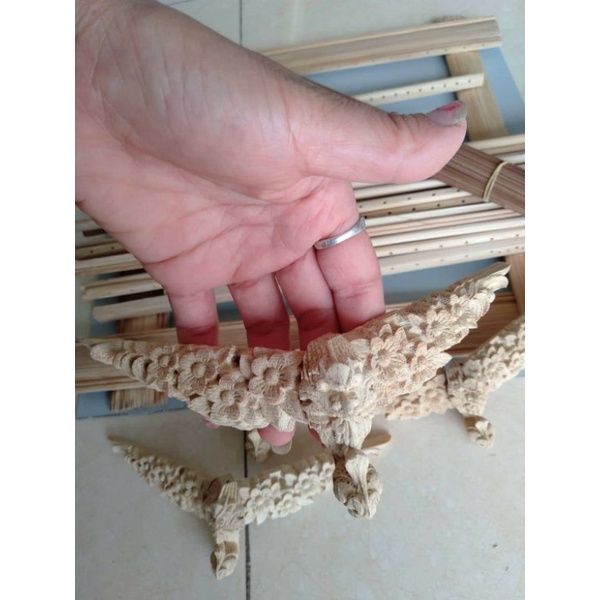 Khung tự giáp vuông đấu hoa mai, đầy đủ nậm tre, móc đồng y hình đã khoam sẵn về tự giáp