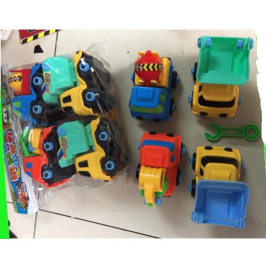 Bộ 4 xe cứu hỏa chạy đà cho bé