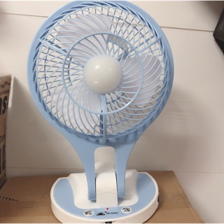 Quạt tích điện có đèn gấp gọn