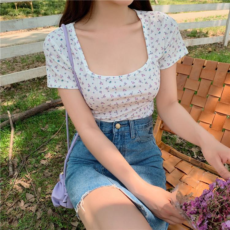 Áo Crop Top Cổ Vuông Tay Ngắn Họa Tiết Hoa Quyến Rũ Cho Nữ