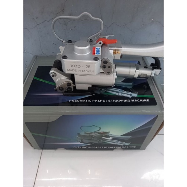 Máy đóng đai nhựa XQD19 / XQD25 dùng khí nén chức năng 3 trong 1