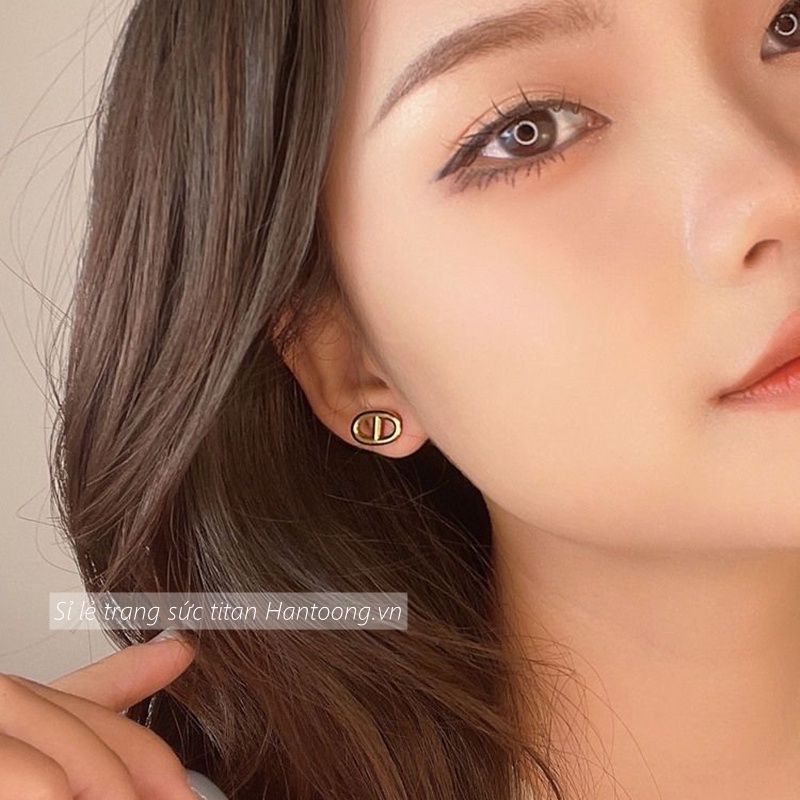 Lắc tay nữ bằng titan không gỉ mạ vàng 18k thiết kế đơn giản phong cách thời trang thanh lịch