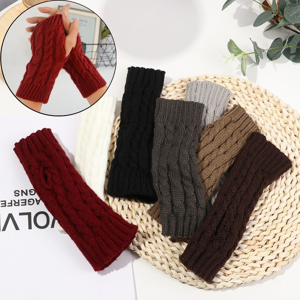 Đôi găng tay dệt kim hở ngón giữ ấm mùa đông dành cho nữ