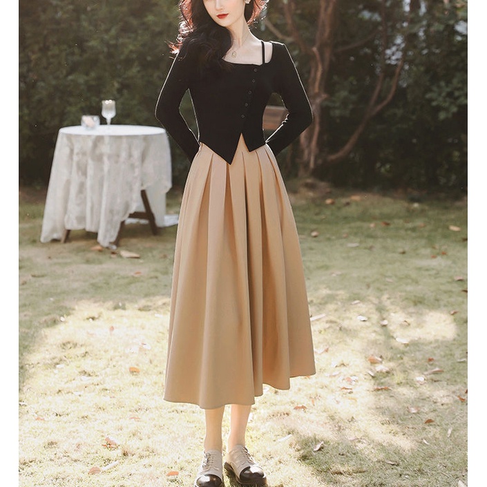 Set Áo Thun Ngắn Tay Cổ Tròn + Chân Váy Ngắn Thời Trang Nữ