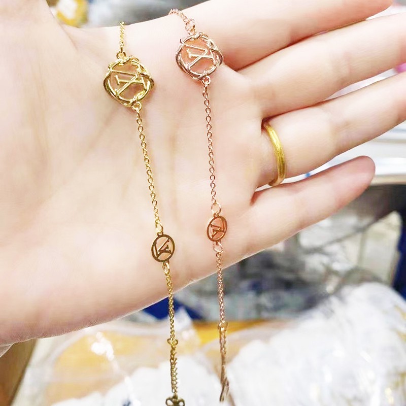 Lắc Tay Nữ Titan Ko Đen TT 3770