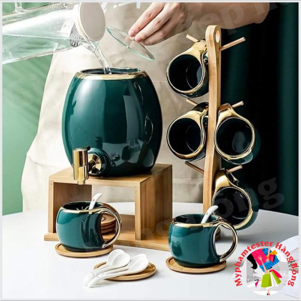BỘ TRÀ BOM KÈM GIÁ TREO CỐC MÀU XANH CỔ VỊT VIỀN VÀNG