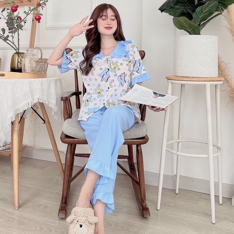 Đồ ngủ pijama tay ngắn có 2 túi áo vải kate lụa siêu xinh họa tiết dâu gấu ,set đồ bộ vải kate lụa phom dưới 57