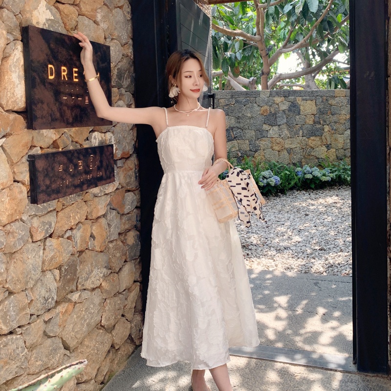  Đầm Trắng Hai Dây Đính Ngọc Trai Phong Cách Pháp Thanh Lịch | BigBuy360 - bigbuy360.vn