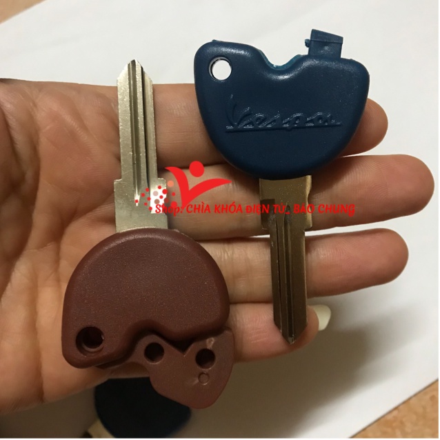 Vỏ chìa khóa xe Vespa, liberty, Fly có hộc nhét chíp nổ máy, thông số chuẩn chìa zin theo xe.
