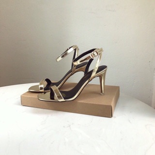 Sandal quai mảnh gót 9p