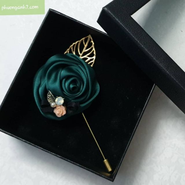 Cài áo hoa hồng lụa thời trang