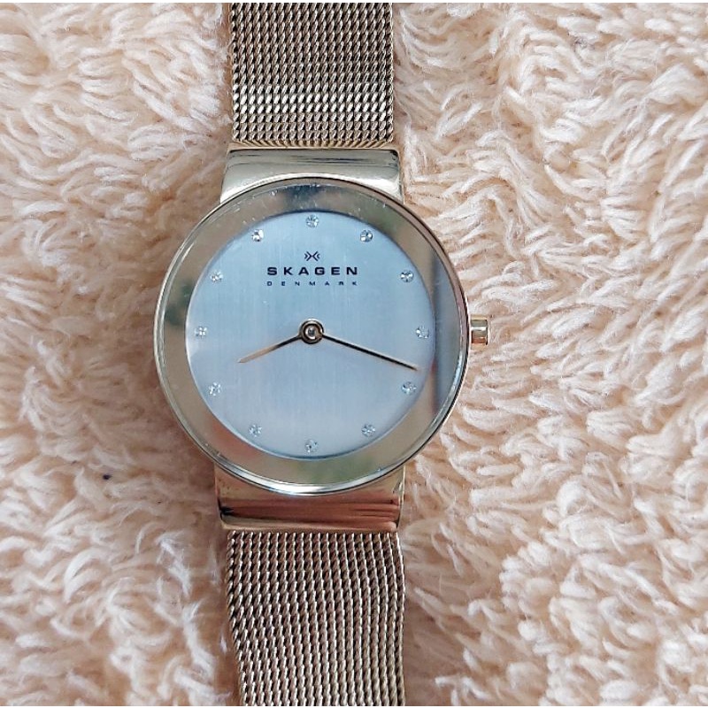 Đồng hồ si hiệu Skagen của Đan Mạch dành cho nữ. Bên ngoài mới nhiều hơn hình. Mới 98%