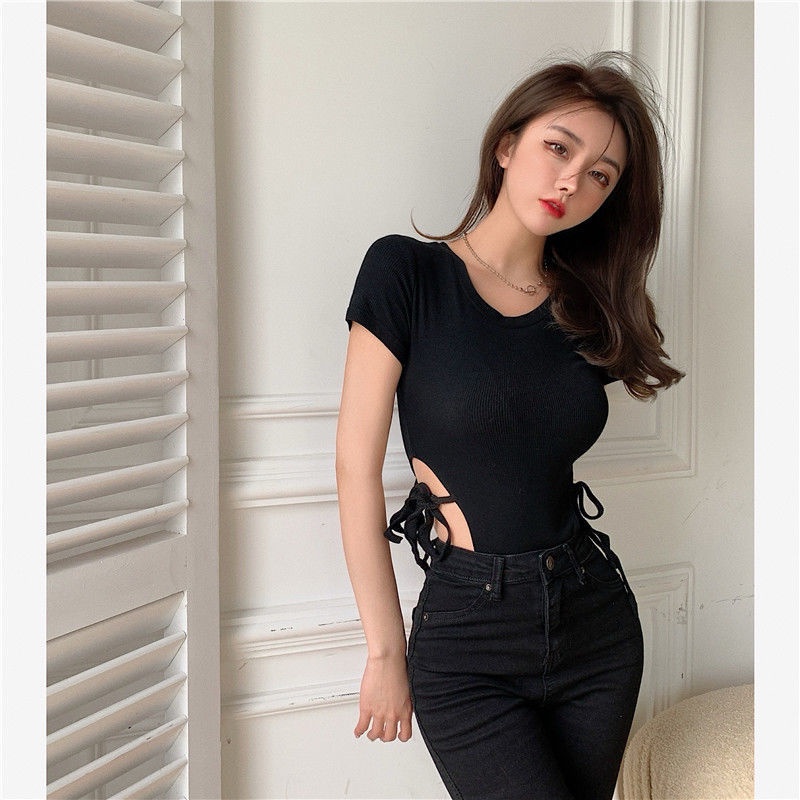 Bộ Áo Liền Quần Hai Dây Màu Trơn Khoét Lỗ Gợi Cảm Cho Nữ