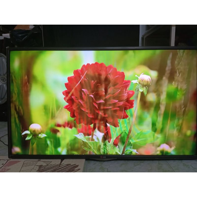 [TiVi Led Siêu Mỏng 42" LG Full HD + Kèm Bát Treo Tường Thanh Lý]