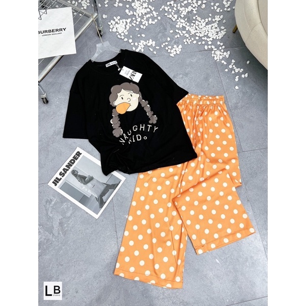 Set áo phông hình + quần suông chấm bi