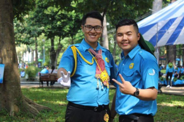 Áo sơ mi Hội liên hiệp thanh niên chỉ còn size 40 cho nữ