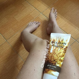 Tẩy tế bào chết body