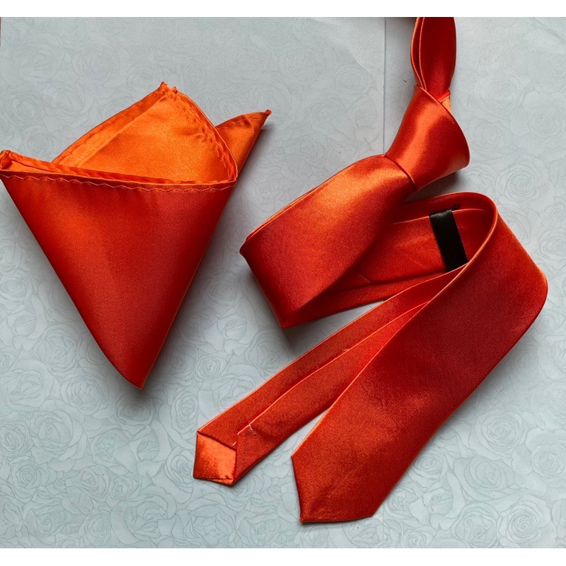 Set Cà vạt bản nhỏ và Khăn áo vest