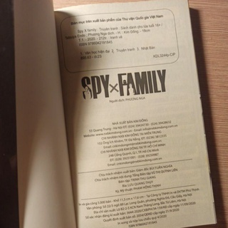 Spy x Family 1 có standee