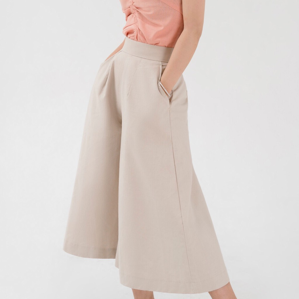 Quần linen màu beige