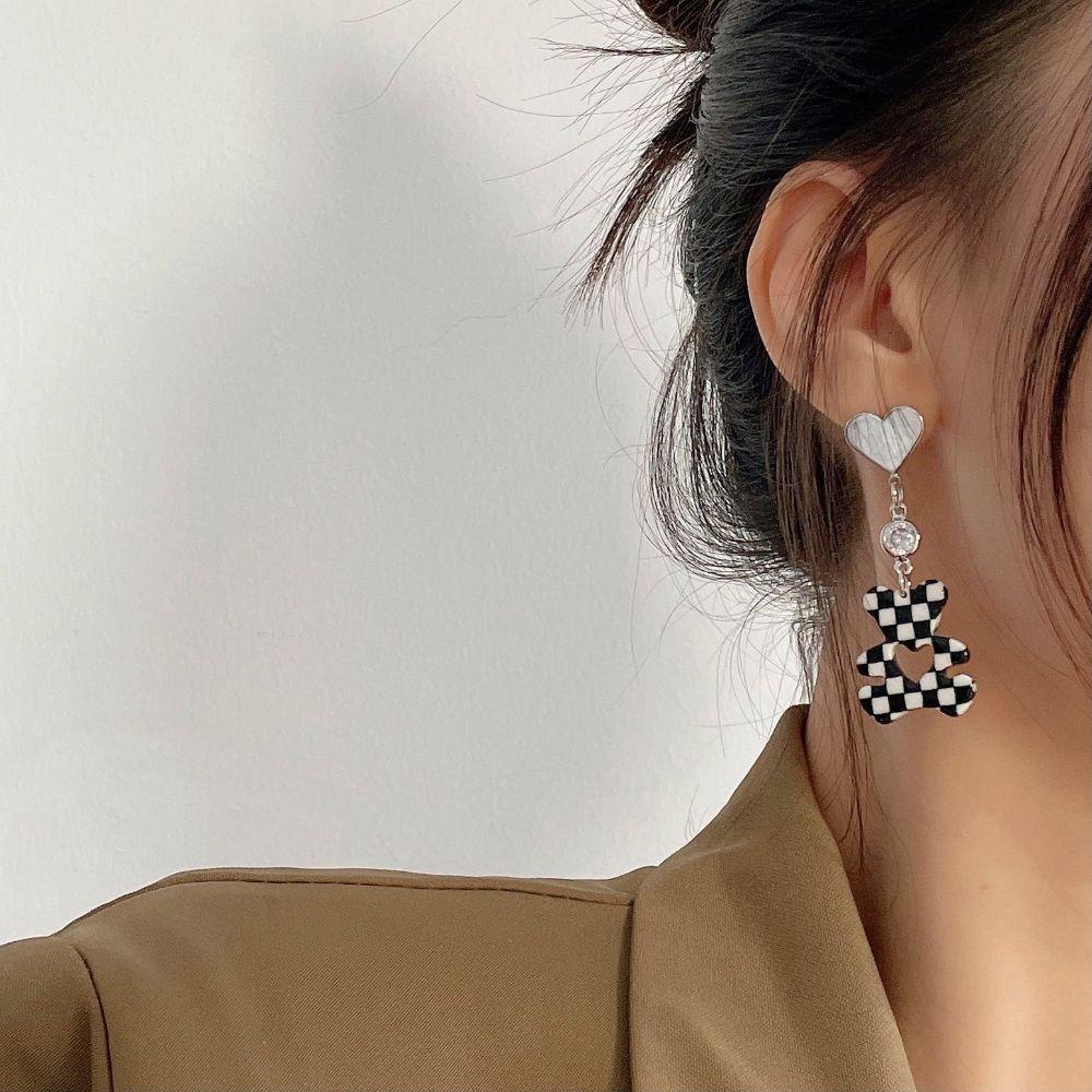 MXGOODS Vintage Asymmetric Heart Earring Studs Black White Women Ear Studs Korean Style Earrings Trendy Fashion Jewelry Checkerboard Bear Exquisite Gift Temperament Dangle Earrings/Multicolor