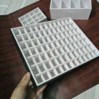 Khay đựng son 84 ô trưng bày