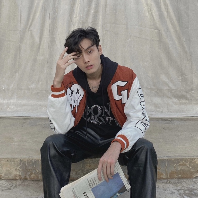 Áo Khóac Form Rộng Nhung Tăm Jacket Varsity FF Brown V12