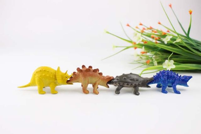 Hộp 12 k long+mô đất +cây cối