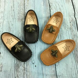 Giày lười da hình con ong cho bé trai