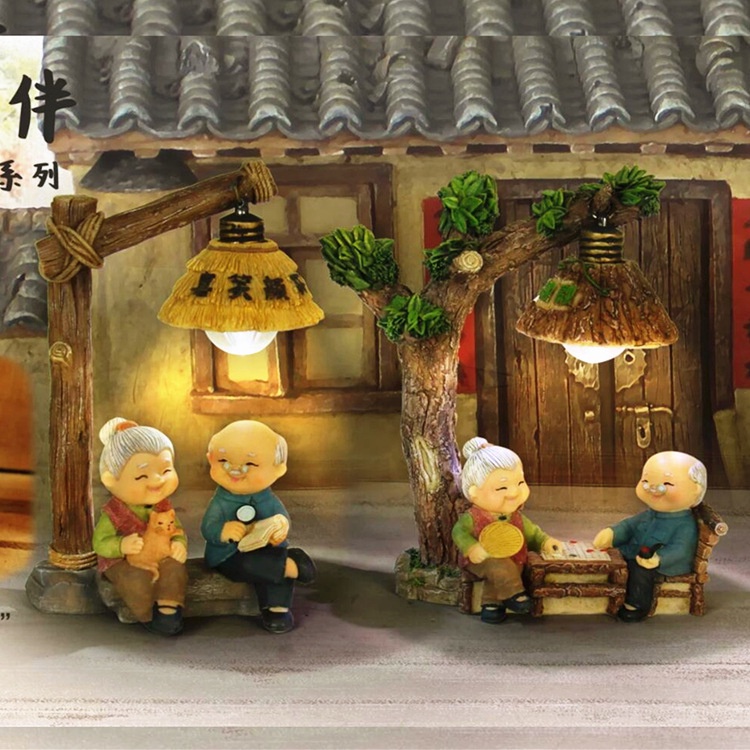 Đèn ngủ để bàn hai ông bà đánh cờ đọc sách Ráp biểu cảm dễ thương trang trí bàn học, bàn làm việc, quà tặng bạn bè