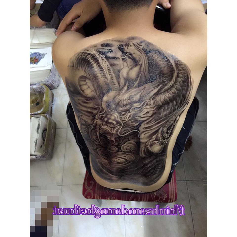 Hình xăm dán kín lưng cao cấp rồng quấn tử cấm thành trắng đen 34x48cm - tặng bắp tay tattoo 15x21cm