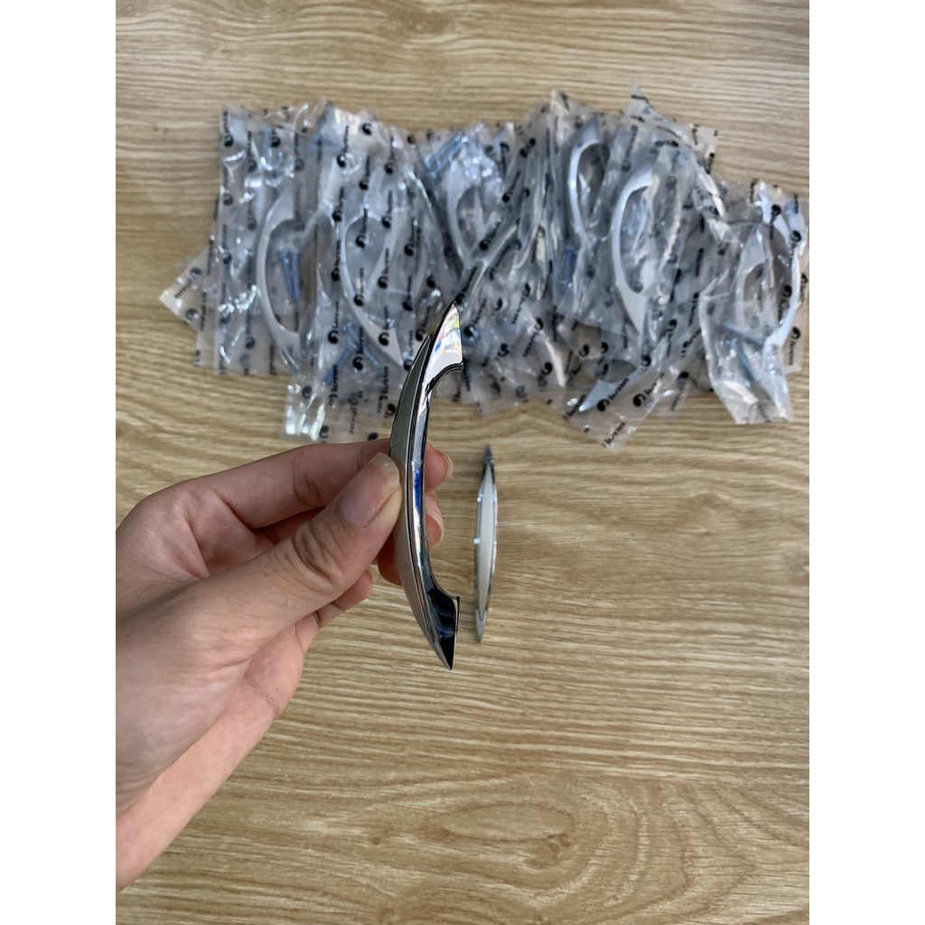 Tay nắm tủ IVAN màu inox sang trọng size 1 tấc
