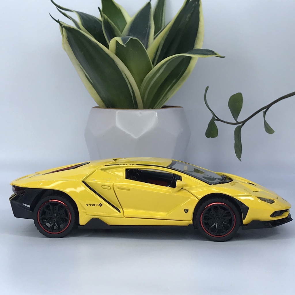 Mô hình siêu xe Lamborghini Centenario LP770-4 tỷ lệ 1:24 bằng kim loại
