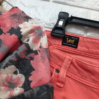 SET áo thun hoa quần jean cam Lee size L