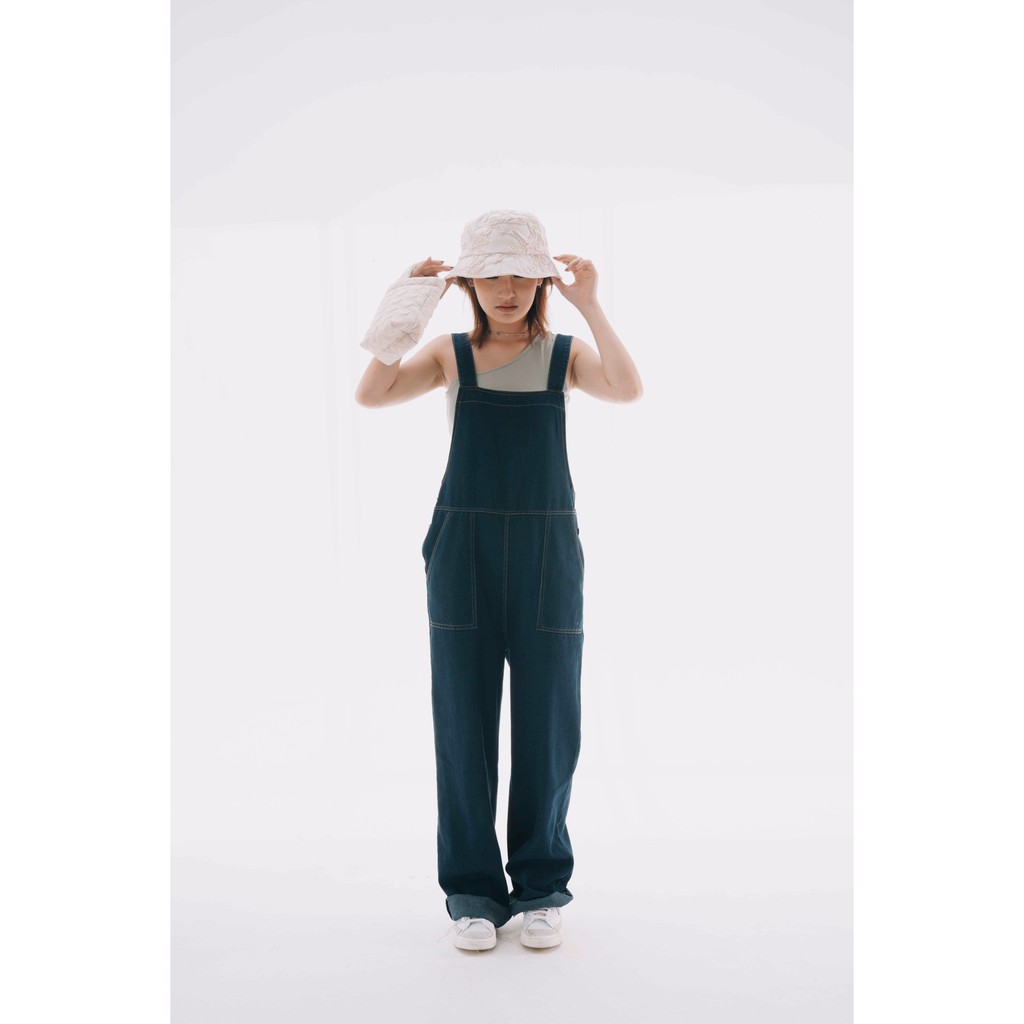 Quần yếm, chất jeans mềm. trẻ trung năng động phù hợp đi chơi đi dã ngoại Kuchimachic mã 8013