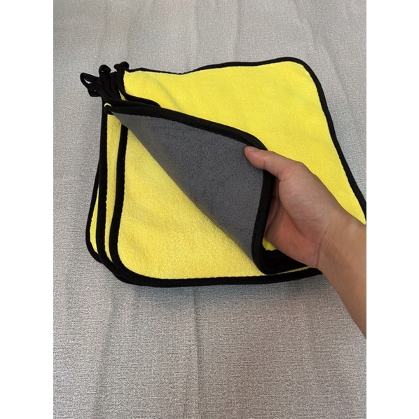 Khăn Lau Xe Hơi Chuyên Dụng Microfiber 2 Lớp Không Rụng Lông, Thấm Hút Nước Tốt Màu Vàng
