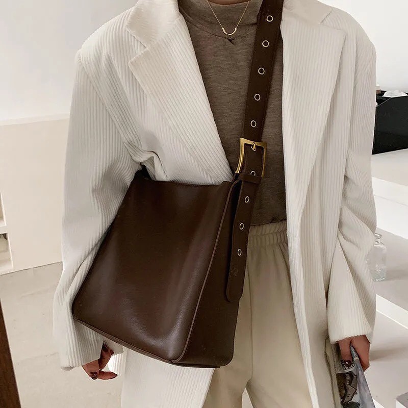 Video thật Túi tote da basic 5 khuy da trơn giá săn sale P085