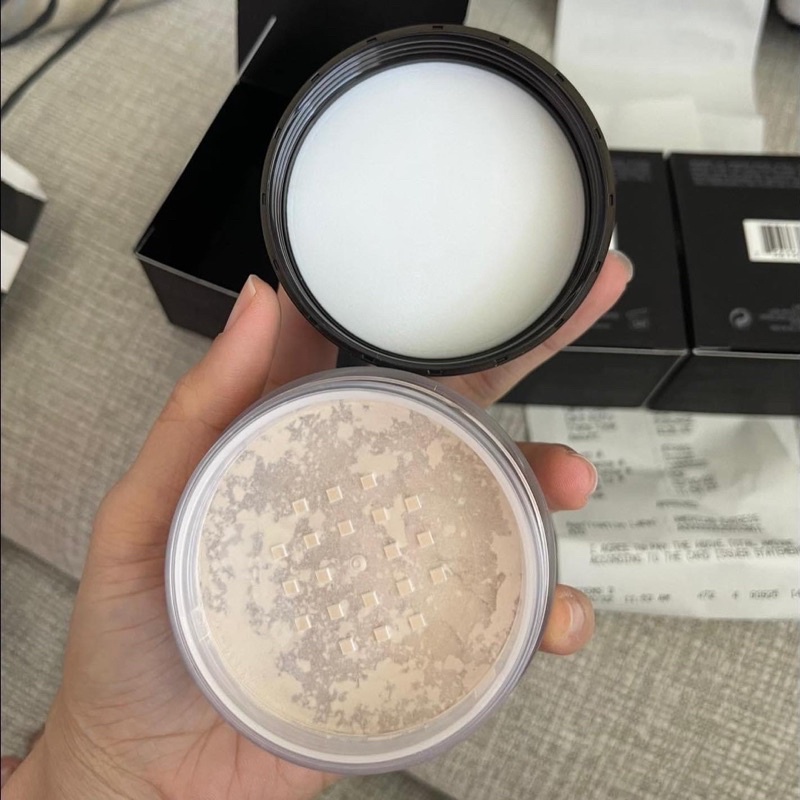 PHẤN PHỦ BỘT LAURA MERCIER TRANSLUCENT LOOSE SETTING POWDER