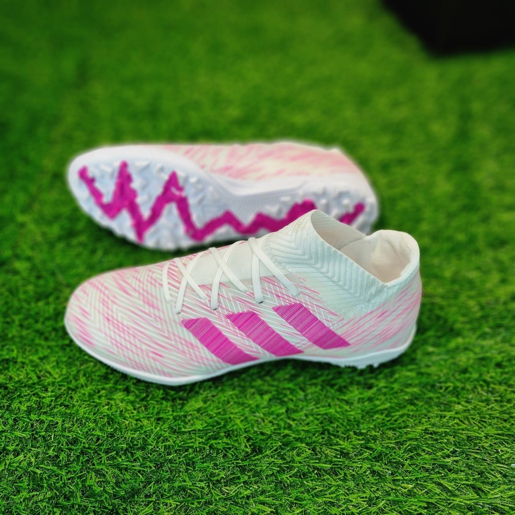Giày Bóng Đá Nemeziz Messi 18.3 Trắng Vạch Đen, Trắng Hồng TF