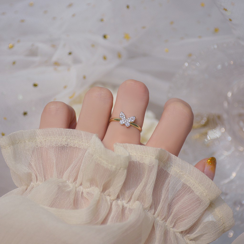 Nhẫn Cưới Hình Bướm Rỗng Đính Đá Zircon 14K
