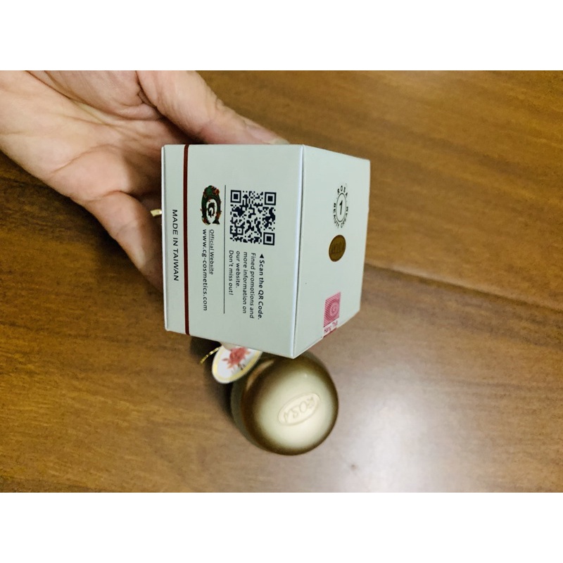 Kem dưỡng trắng da rosa UV30