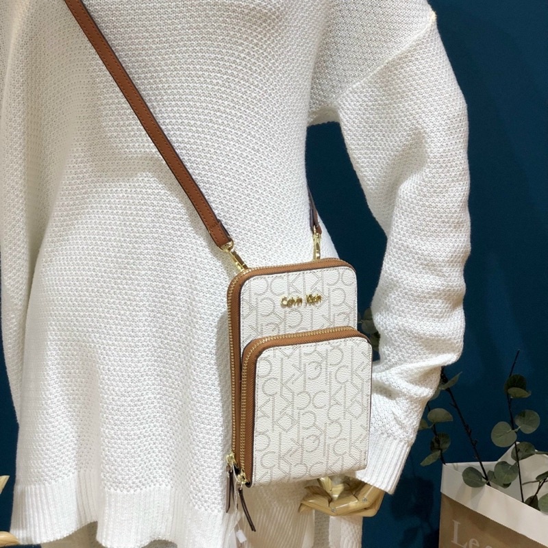 TÚI ĐỰNG ĐIỆN THOẠI CALVIN KLEIN