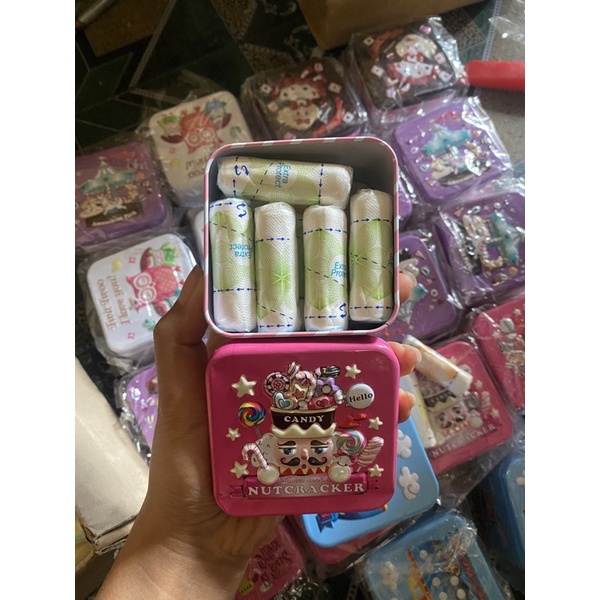 Hộp thiếc đựng Tampon kích thước 9*6,5 nhỏ gọn tiện lợi khi đem đi làm đi du lich