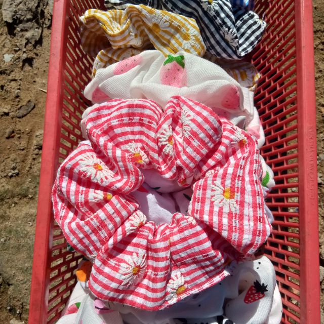 Buộc tóc Scrunchies Caro hoa cúc