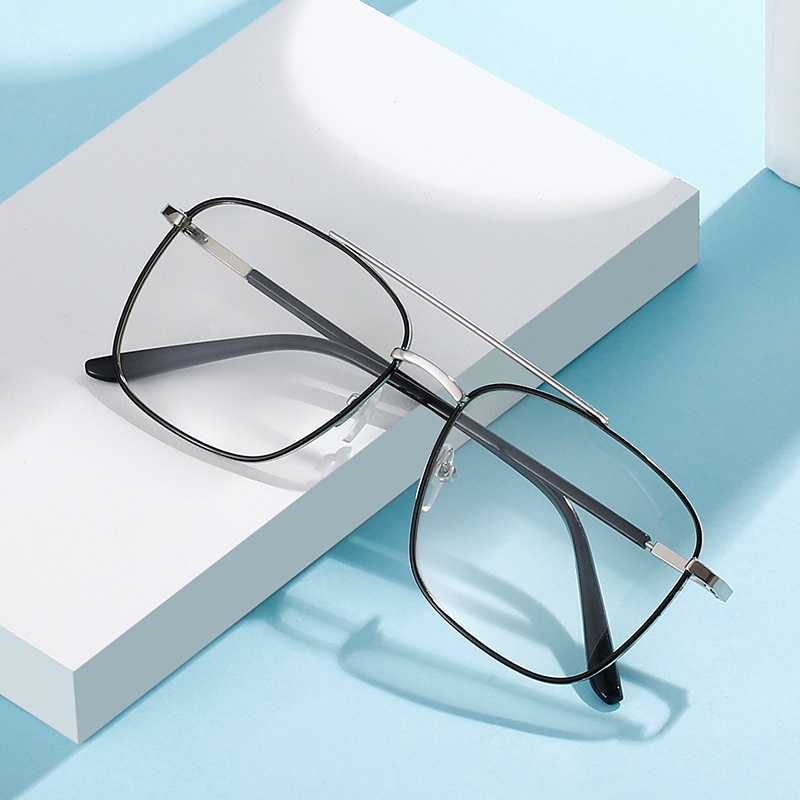 Mắt Kính Gọng Kim Loại Chống Bức Xạ Và Tia Bức Xạ