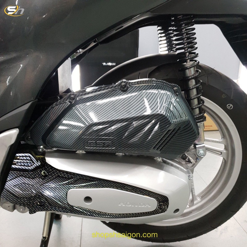 Ốp lốc máy SH 2020 carbon